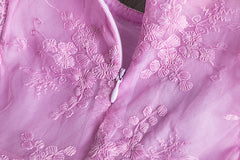 Rochita eleganta Iris, dantela si voal brodat, bumbac, roz